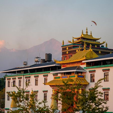 Chokling Arthouse - The Treasure Of Himalayas 호텔 Bīr 외부 사진